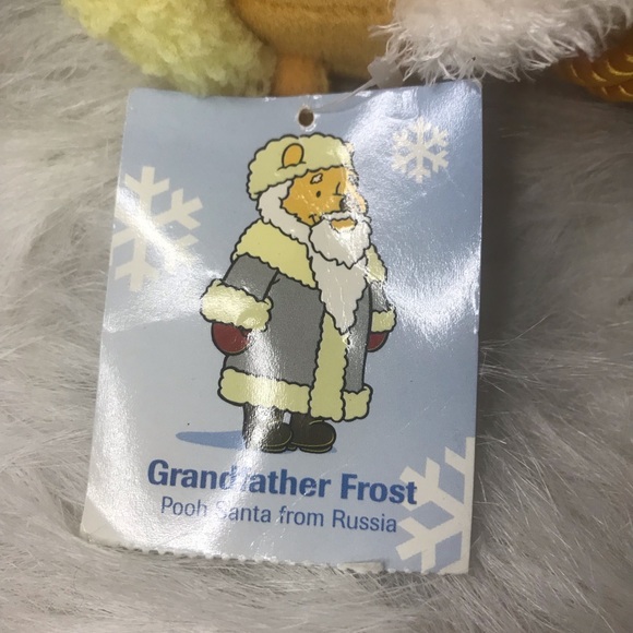 Set of 4 Disney Winnie the Poohs - Picture 4 of 13